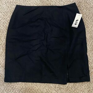 Ilyse Hart LTD 100% Wool Black Skirt NWT Size 10